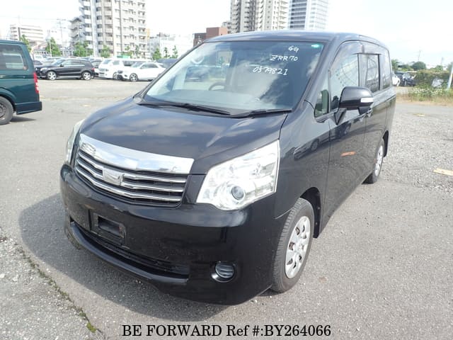 2013 TOYOTA NOAH